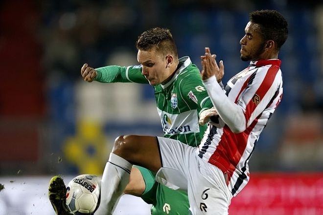 领先一球后 领先一球后